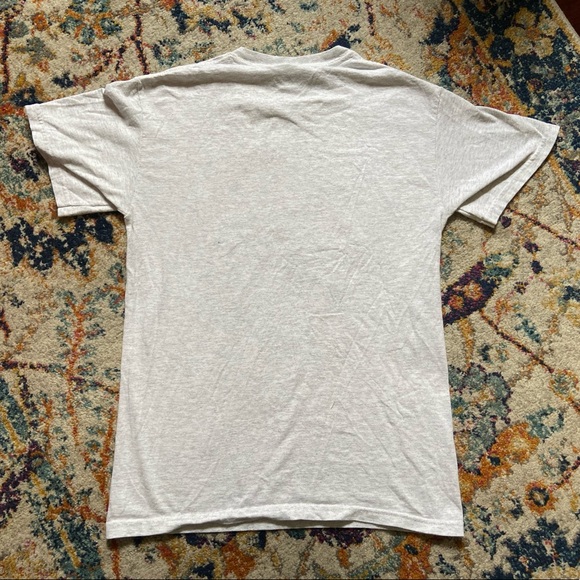 💥HOST PICK💥 🍻 📺 Vintage Cheers TV Show Herald Grey Graphic Tee 📺 🍻 - Picture 4 of 11